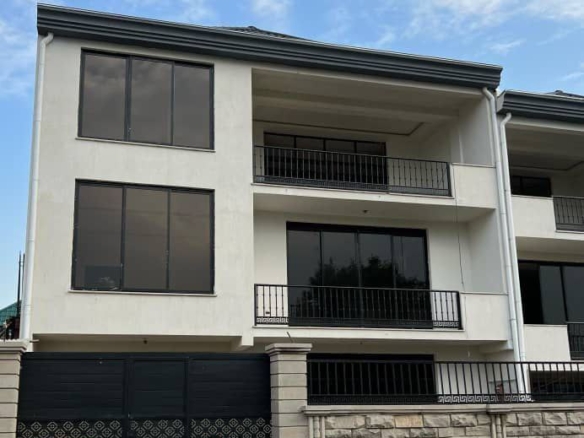 photo 2025 04 15 21 05 28