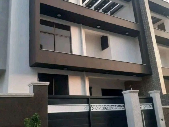 photo 2025 04 27 21 49 12